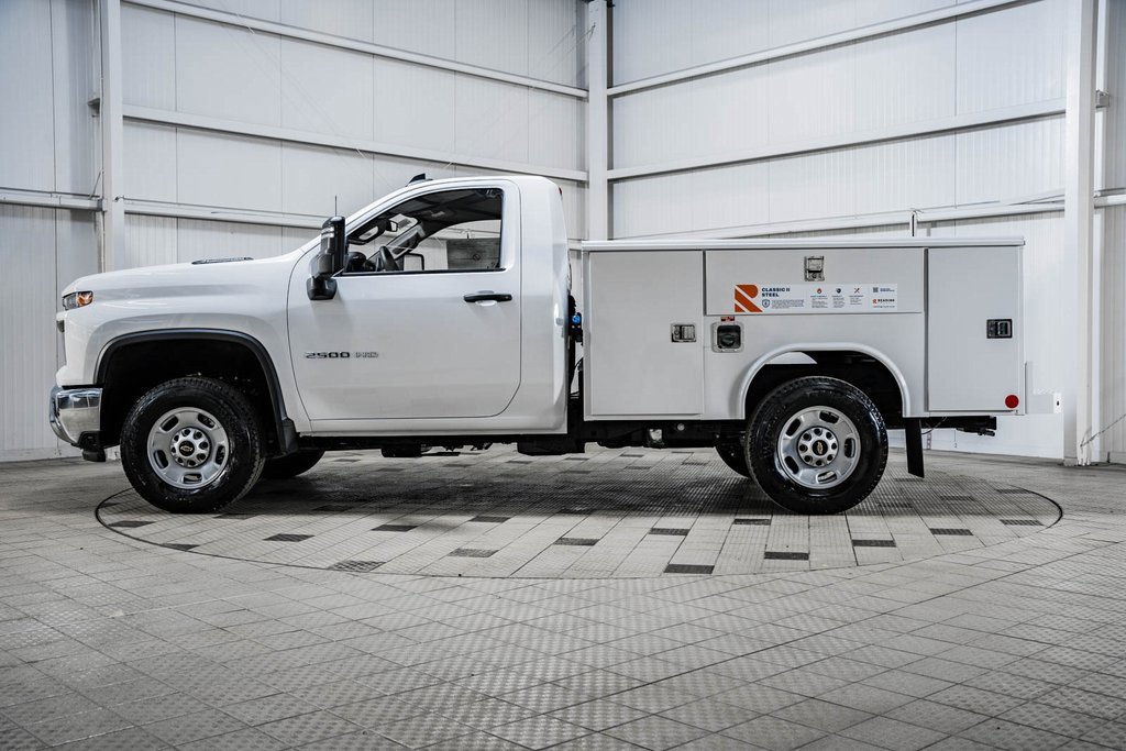 2025 Chevrolet Silverado 2500HD Work Truck photo 2