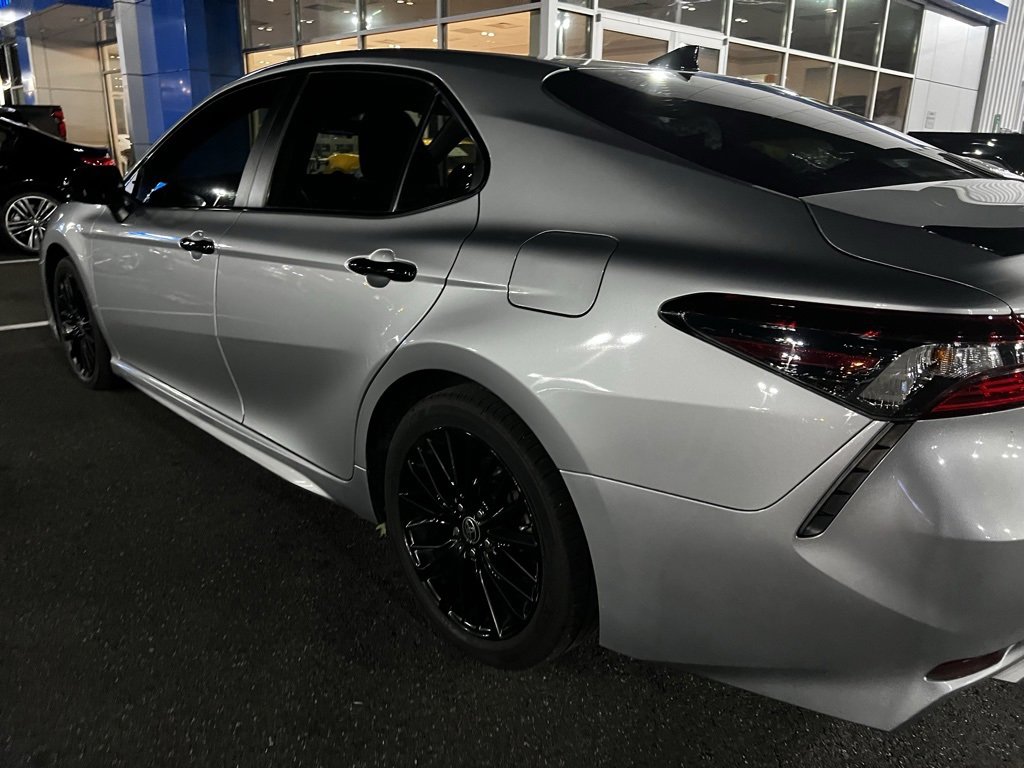 2021 Toyota Camry SE photo 3