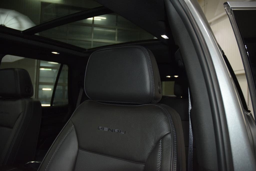 2024 GMC Yukon Denali - Photo 43