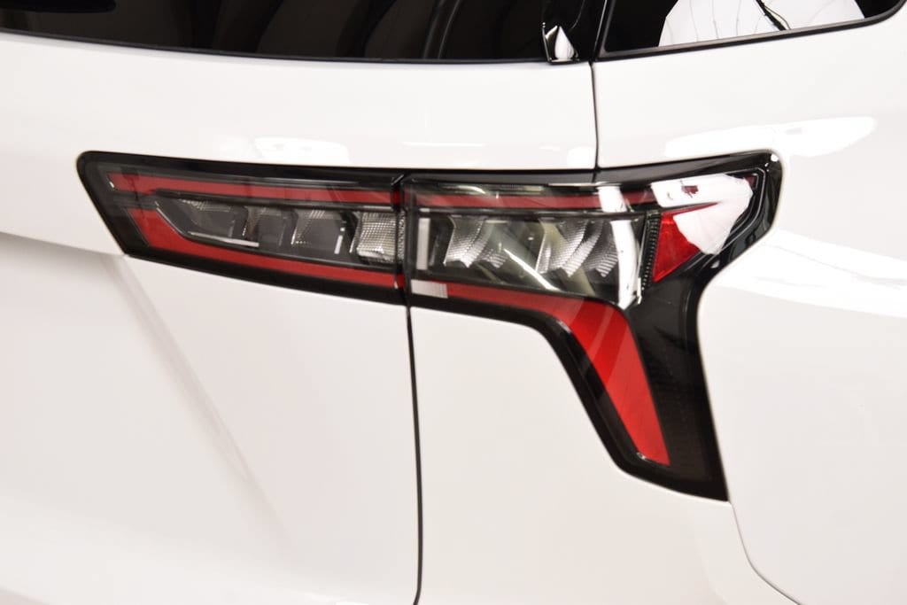 2027 Chevrolet Equinox LT - Photo 19