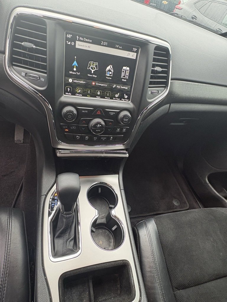 2018 Jeep Grand Cherokee Altitude photo 3