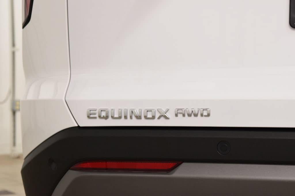 2027 Chevrolet Equinox LT - Photo 22