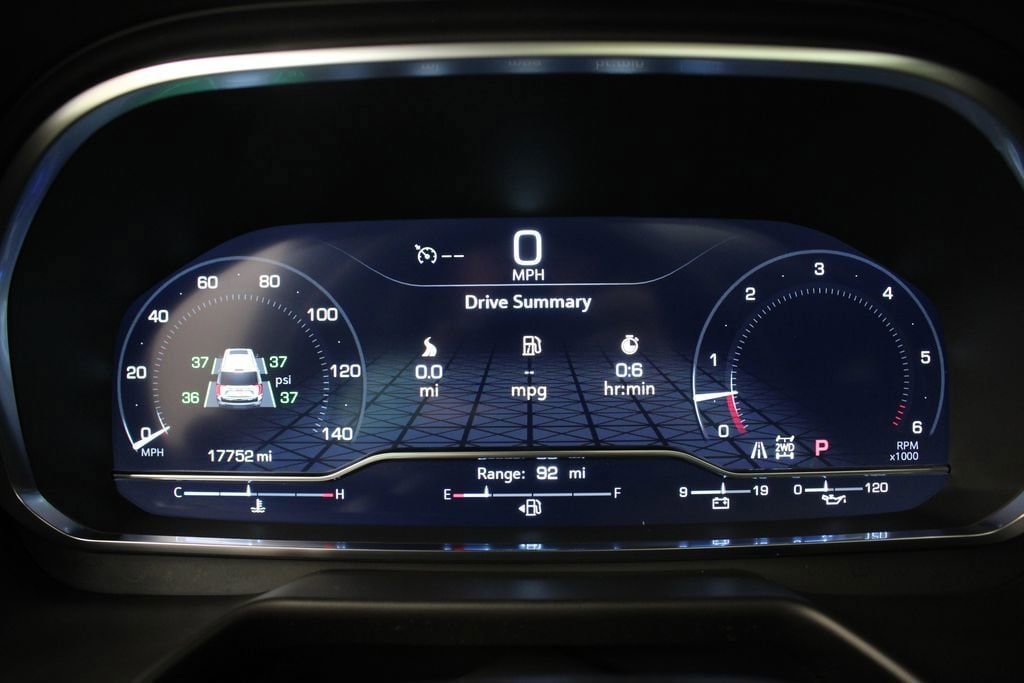 2024 GMC Yukon AT4 - Photo 25