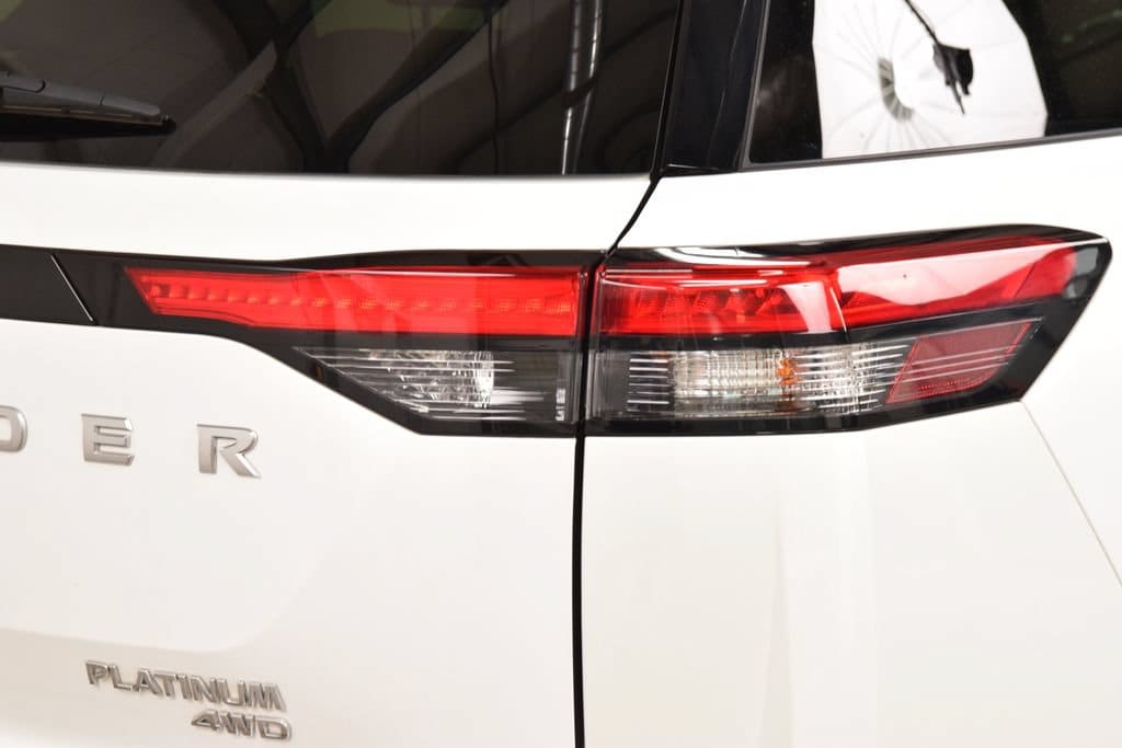 2025 Nissan Pathfinder Platinum - Photo 17