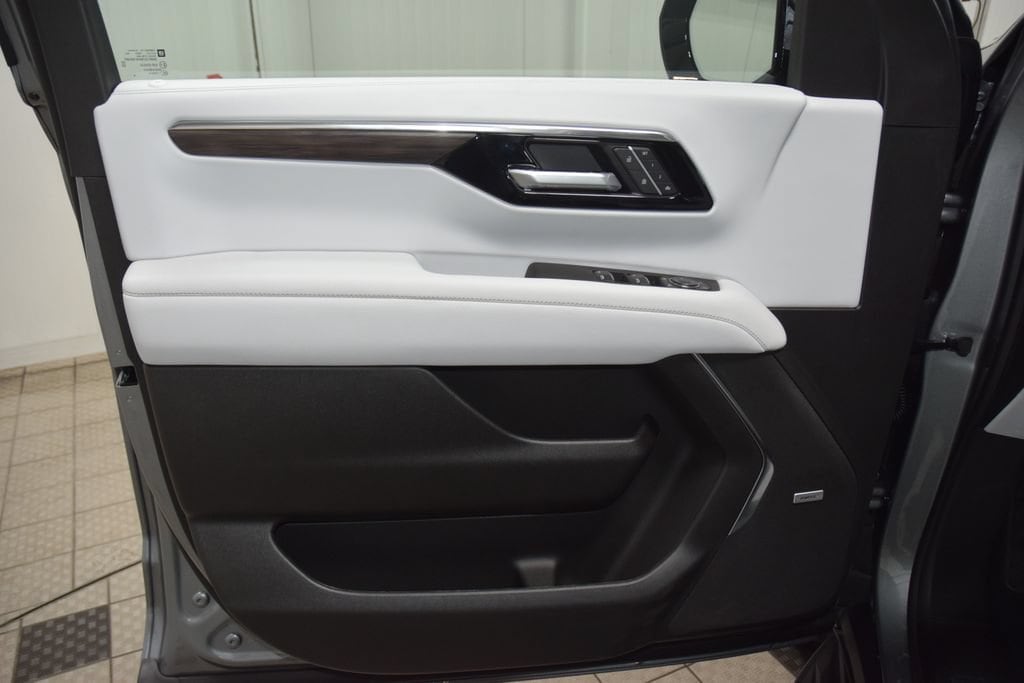 2026 Chevrolet Suburban Premier - Photo 49