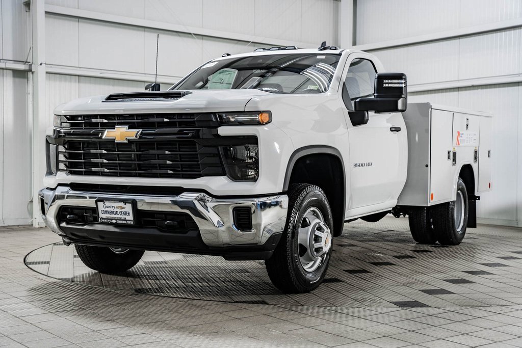 2025 Chevrolet Silverado 3500HD Work Truck photo 3