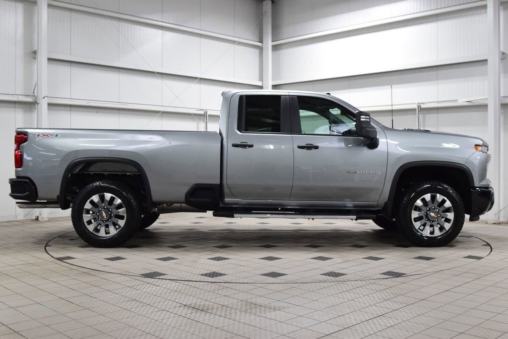 2026 Chevrolet Silverado 2500 HD Custom - Photo 9