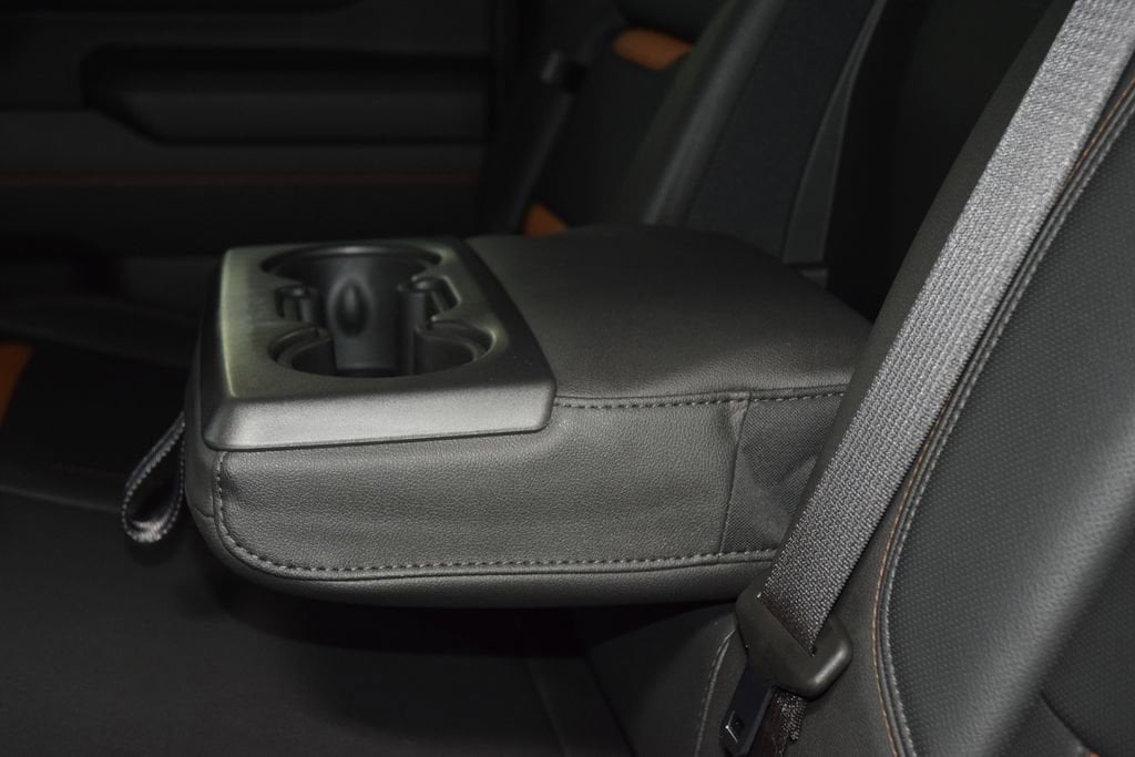 2024 GMC Sierra 2500HD AT4 - Photo 40