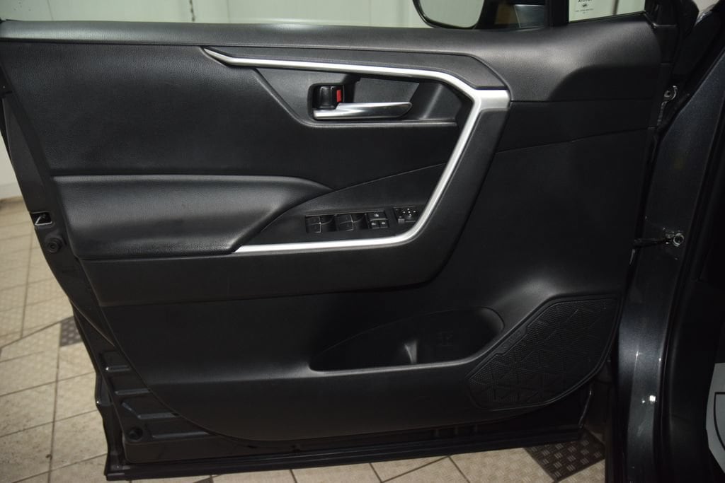 2022 Toyota RAV4 XLE - Photo 45