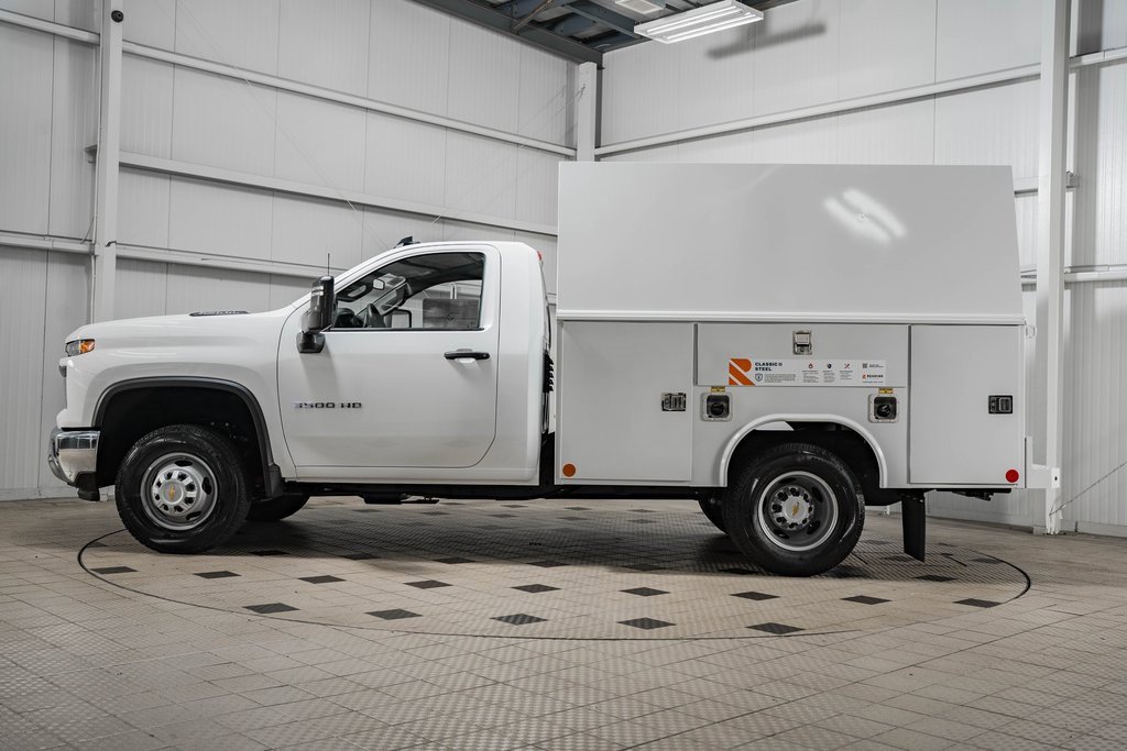 2025 Chevrolet Silverado 3500HD Work Truck photo 4