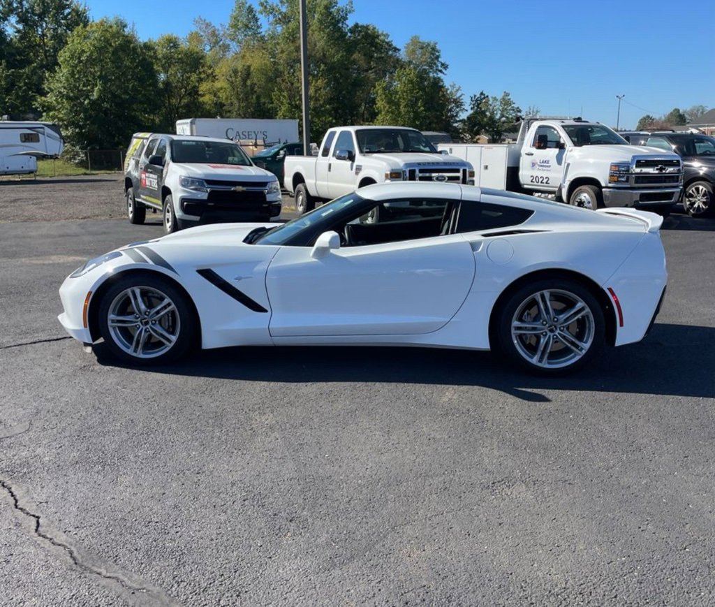 2017 Chevrolet Corvette Stingray 1LT photo 4