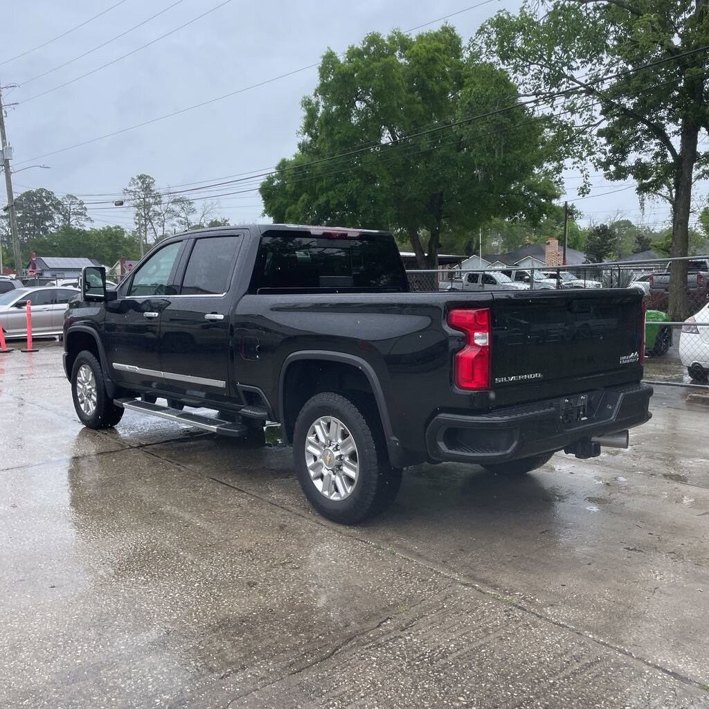 Used 2024 Chevrolet Silverado 2500 HD High Country Truck Crew Cab