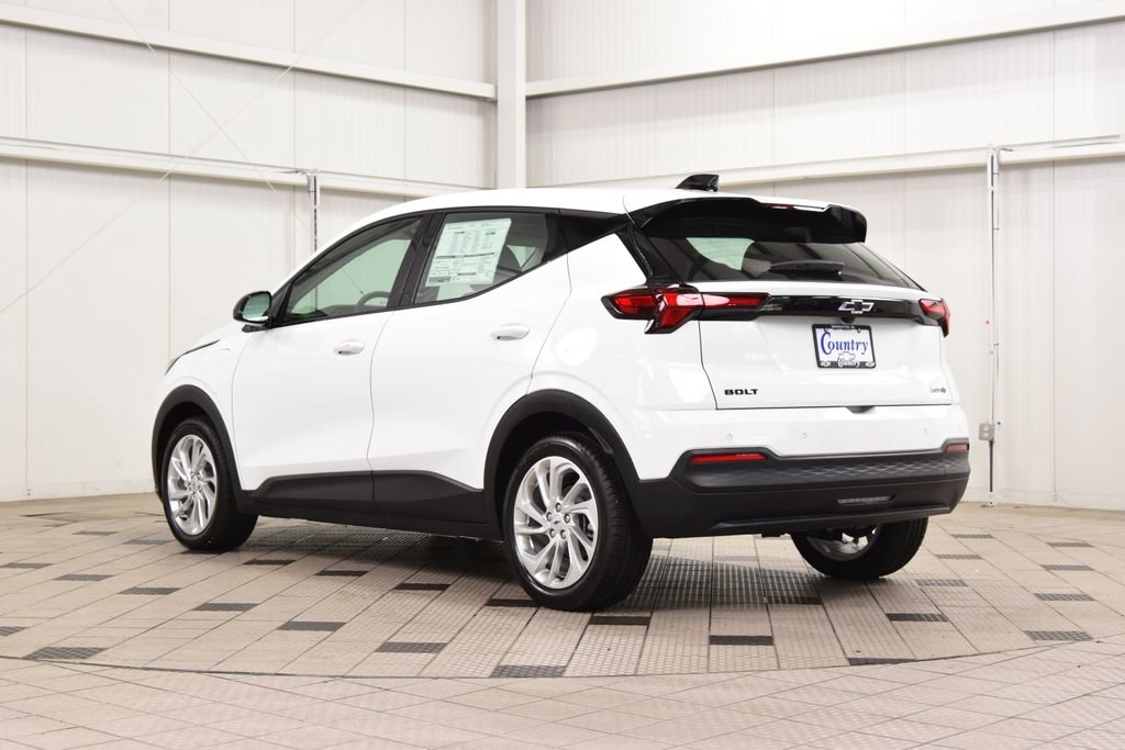 2027 Chevrolet Bolt LT - Photo 6