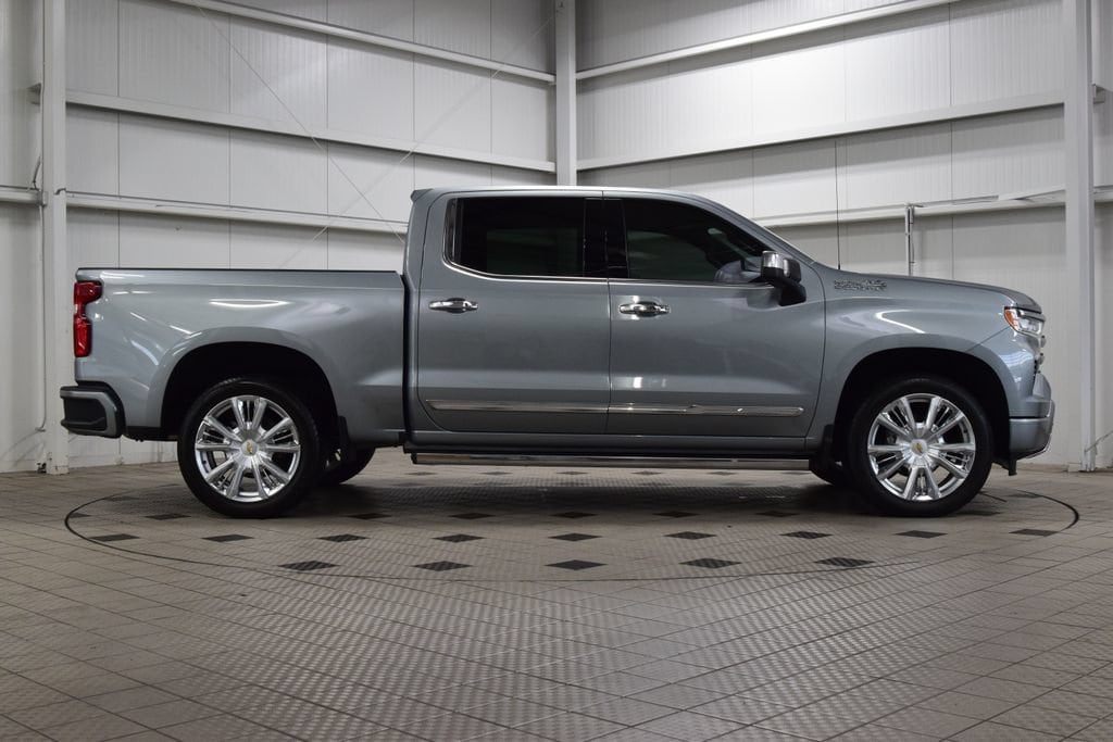 2025 Chevrolet Silverado 1500 High Country - Photo 9