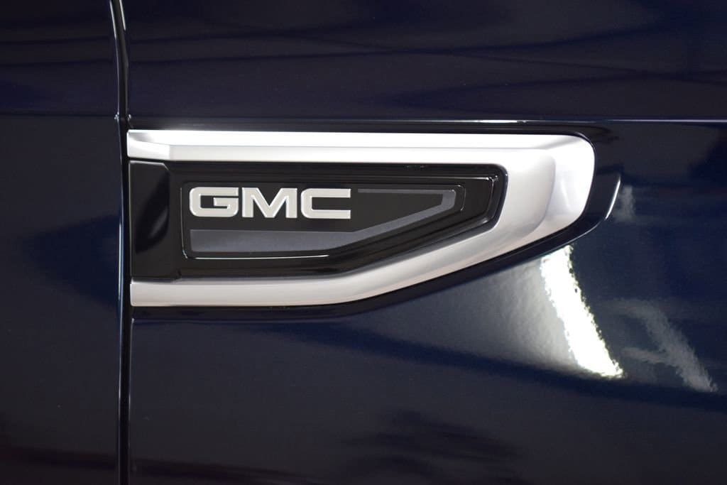 2024 GMC Yukon Denali - Photo 16