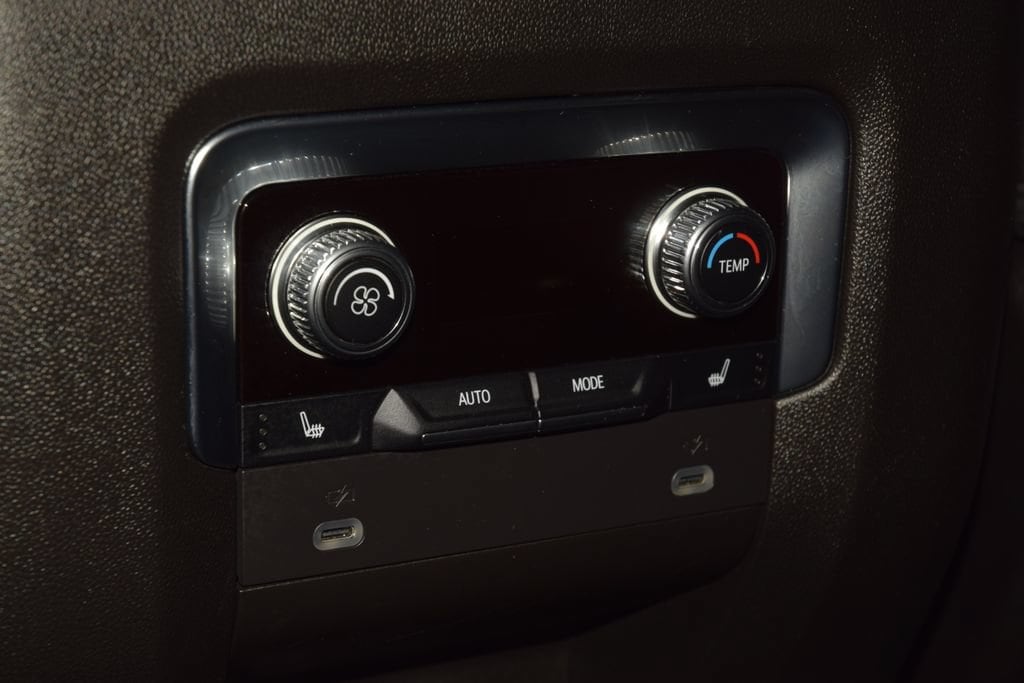 2024 GMC Yukon XL Denali - Photo 46