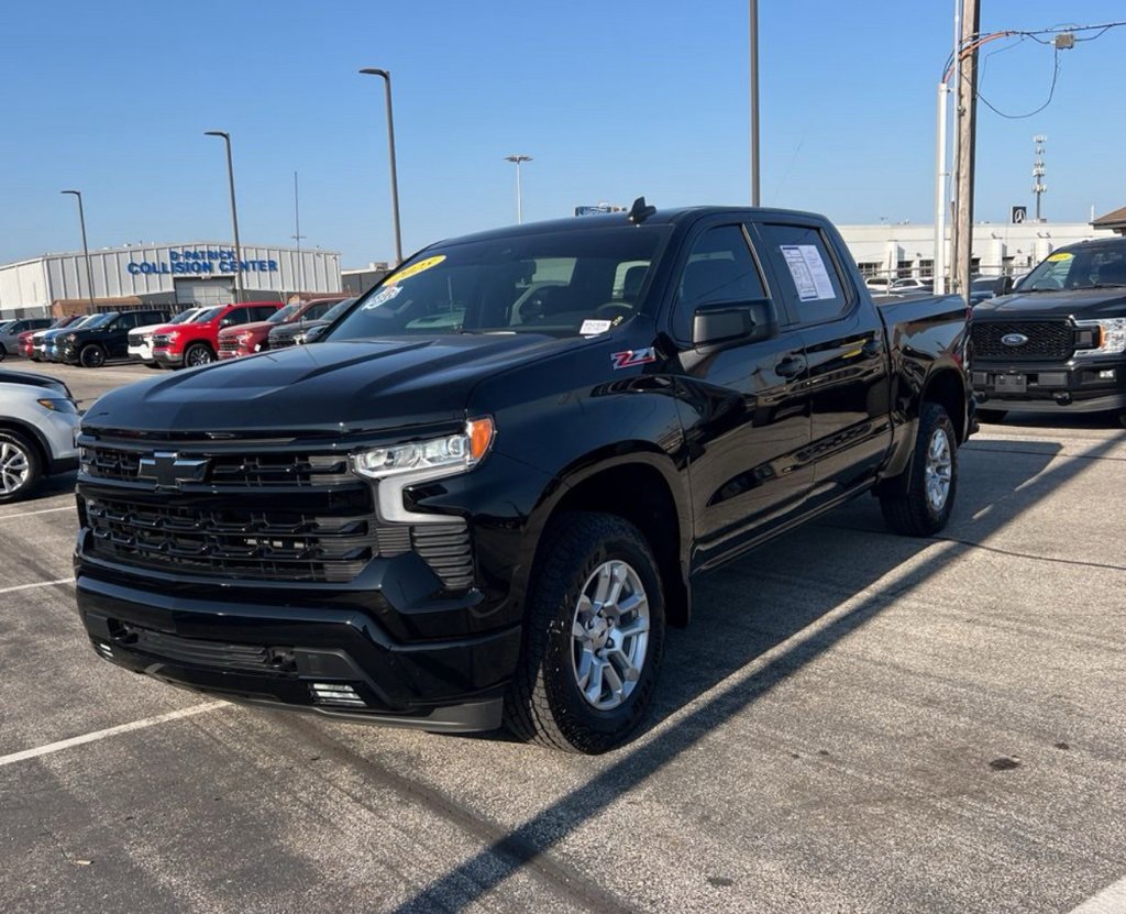 2025 Chevrolet Silverado 1500 RST photo 2