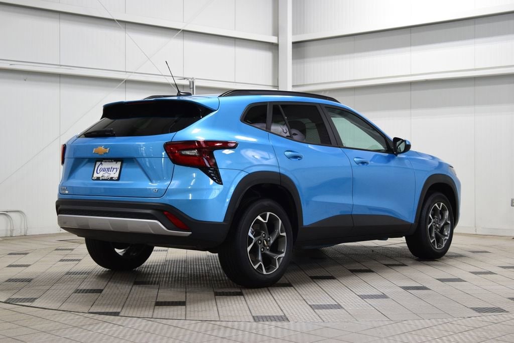 2025 Chevrolet Trax LT - Photo 8