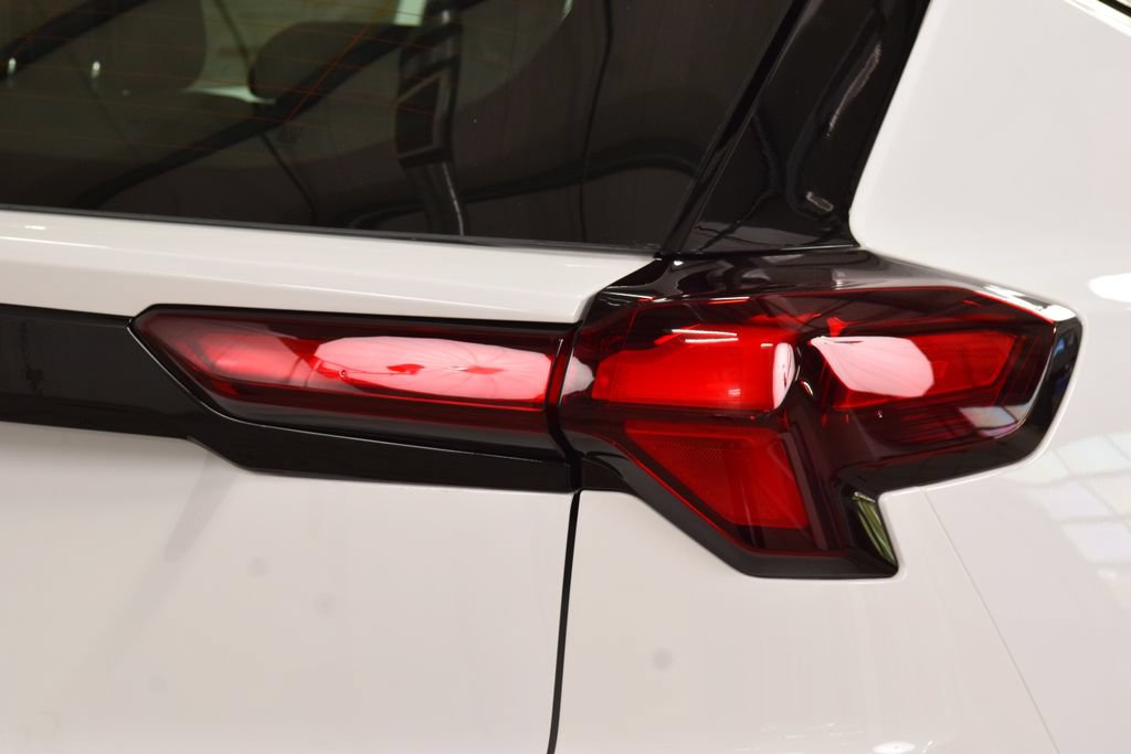 2027 Chevrolet Bolt RS - Photo 19