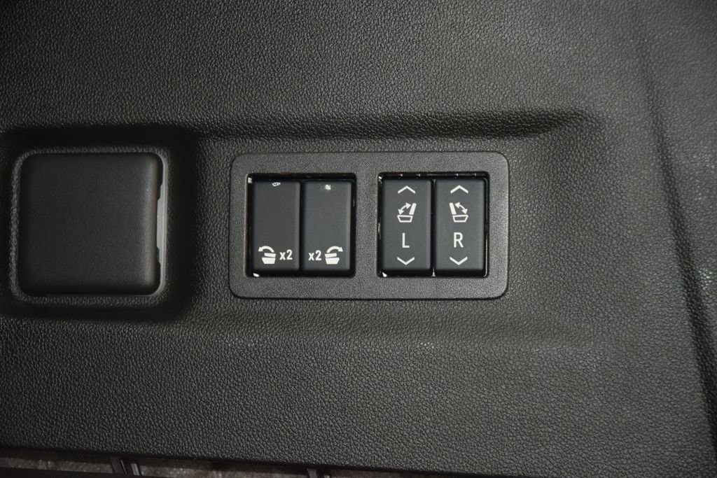2024 Chevrolet Suburban Z71 - Photo 24