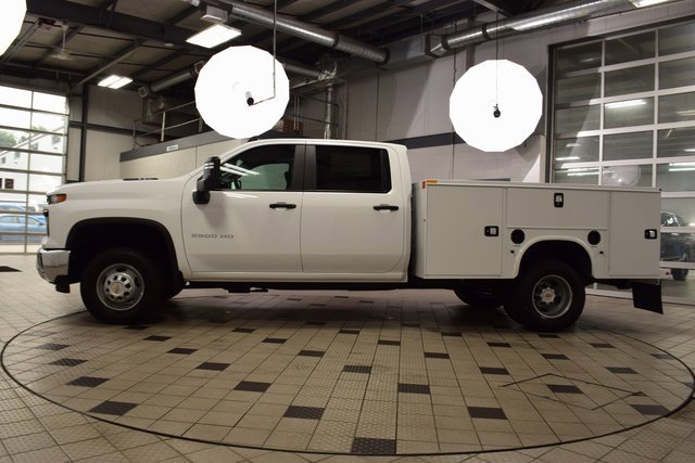 2025 Chevrolet Silverado 3500HD Work Truck photo 3