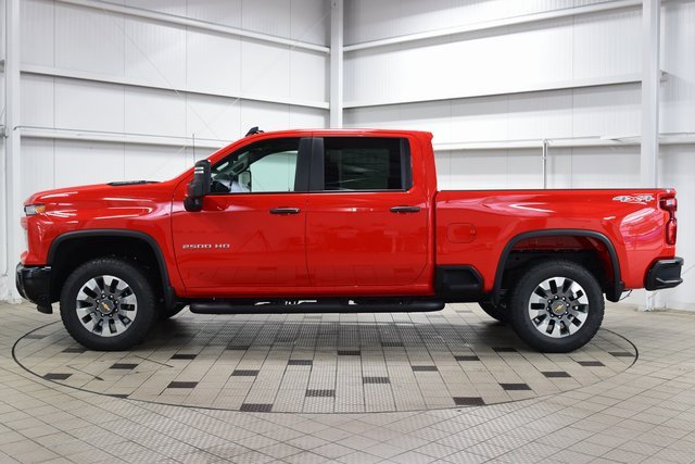 2026 Chevrolet Silverado 2500HD Custom photo 4