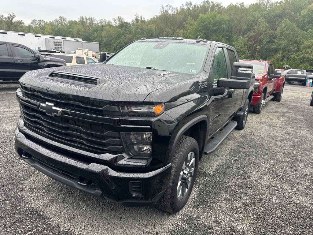 2024 Chevrolet Silverado Custom photo 2