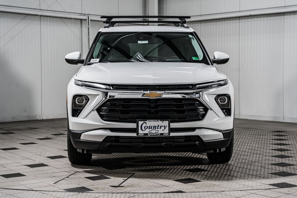 2025 Chevrolet Trailblazer LT photo 2