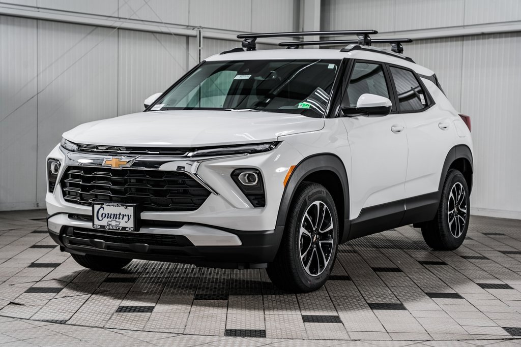 2025 Chevrolet Trailblazer LT photo 3