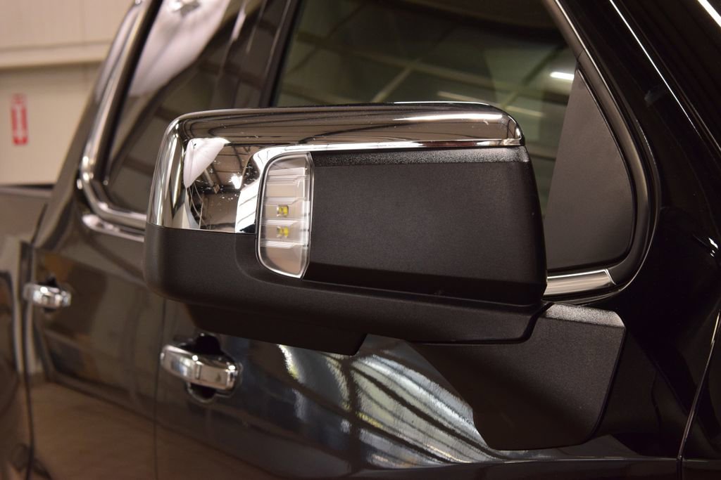 2026 Chevrolet Silverado 1500 LTZ - Photo 17