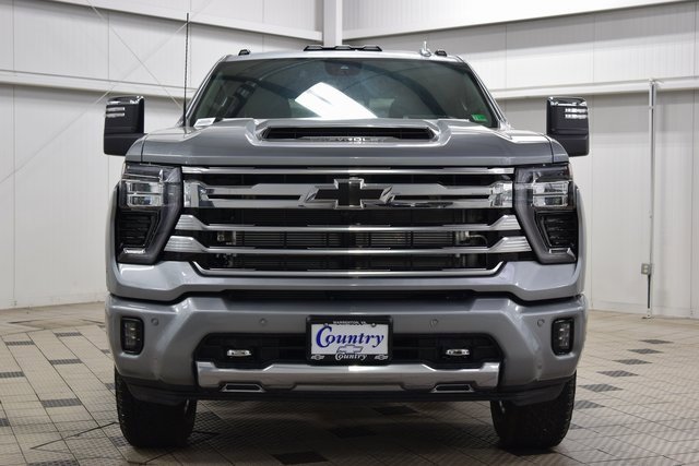 2025 Chevrolet Silverado 3500HD High Country photo 2