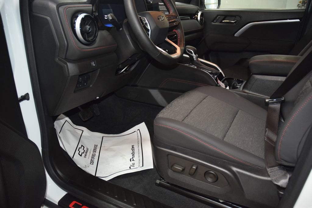 2024 Chevrolet Colorado Z71 - Photo 38