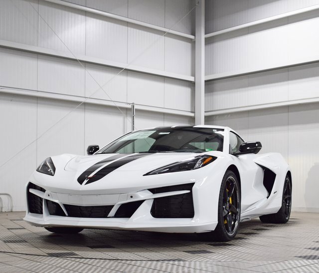2025 Chevrolet Corvette E-Ray 2LZ photo 3