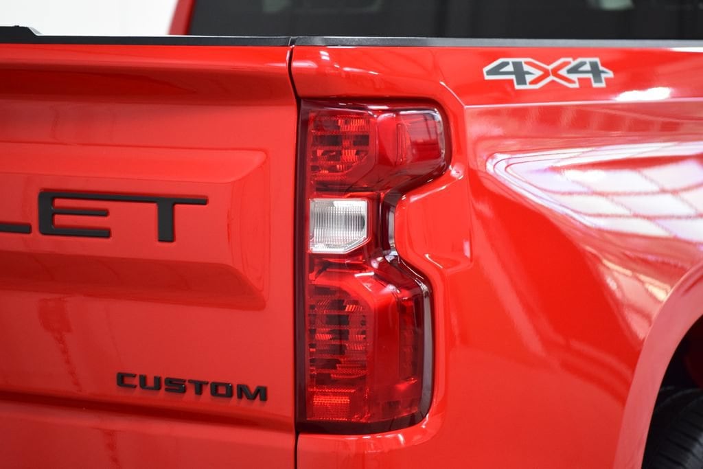 2023 Chevrolet Silverado 1500 Custom - Photo 18