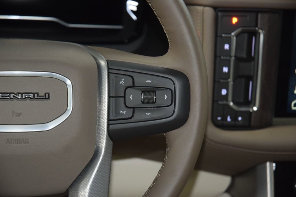 2024 GMC Yukon Denali - Photo 40