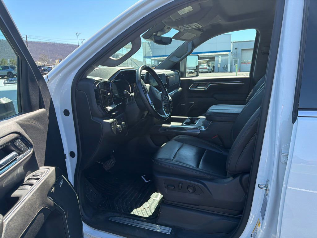 2024 Chevrolet Silverado 3500HD LTZ - Photo 12