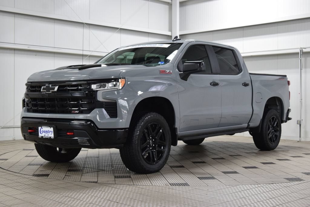 2024 Chevrolet Silverado 1500 LT Trail Boss - Photo 3