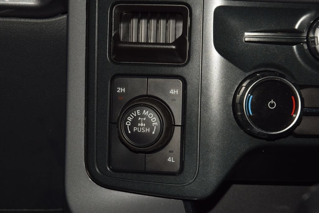 2025 Ford F-150 XLT - Photo 35