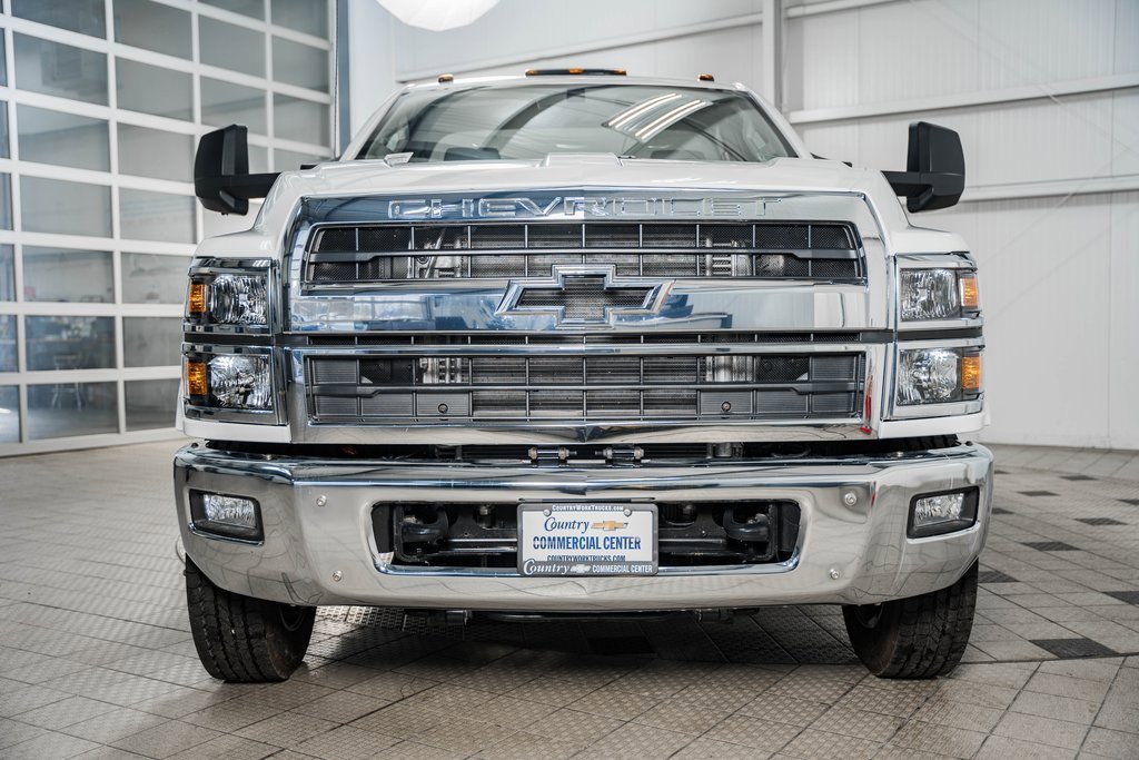 2024 Chevrolet Silverado 5500HD Work Truck photo 2