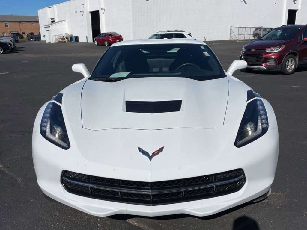 2017 Chevrolet Corvette Stingray 1LT photo 2