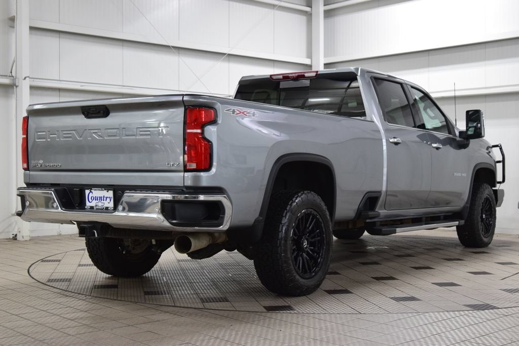 2025 Chevrolet Silverado 3500HD LTZ - Photo 8