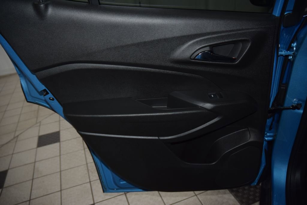 2025 Chevrolet Trax LT - Photo 40