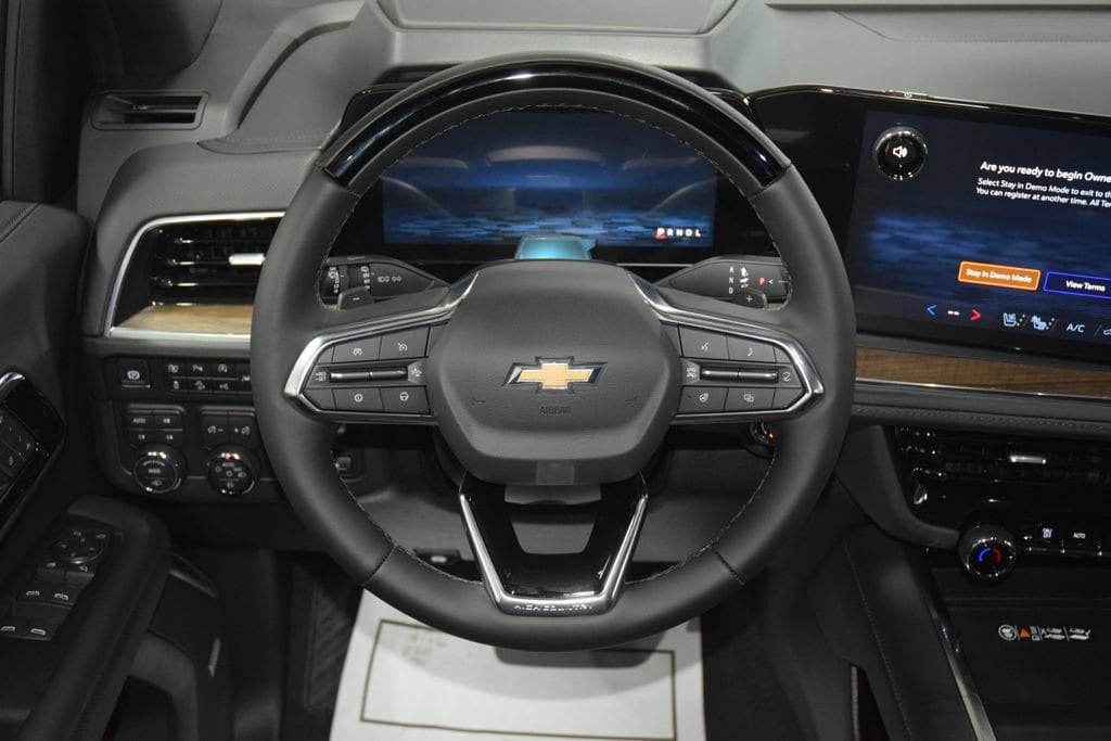 2026 Chevrolet Suburban High Country - Photo 36