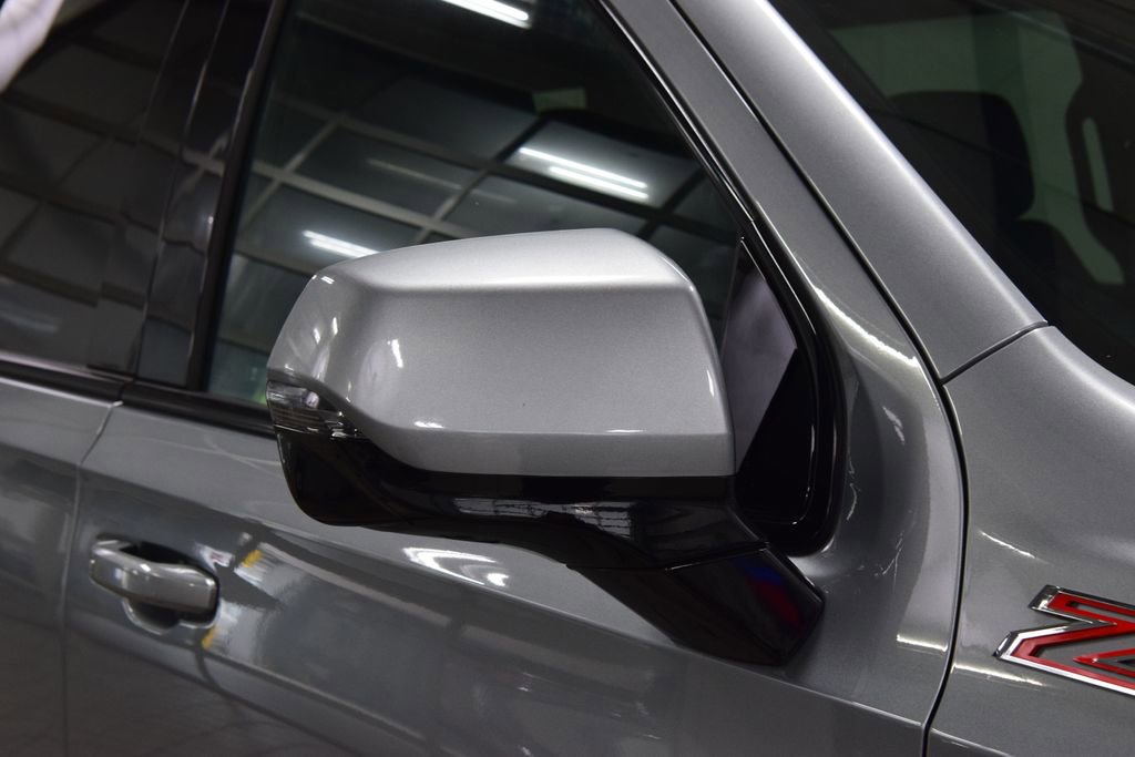 2024 Chevrolet Suburban Z71 - Photo 18