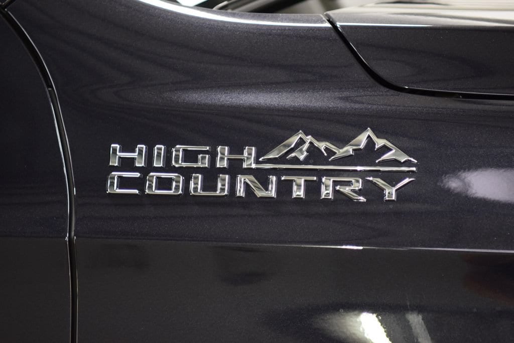 2026 Chevrolet Suburban High Country - Photo 16