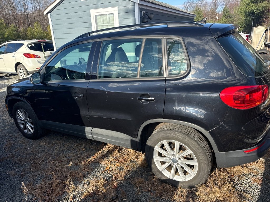 2017 Volkswagen Tiguan S photo 3