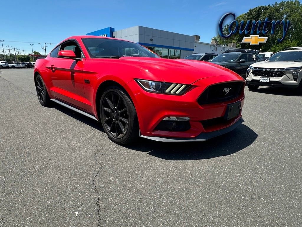 2017 Ford Mustang GT Coupe Premium's photo