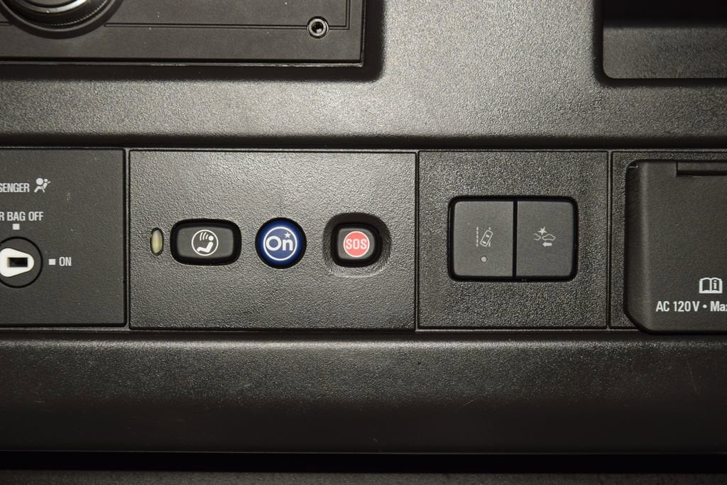 2025 Chevrolet Express Passenger LT - Photo 27
