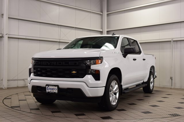 2025 Chevrolet Silverado 1500 Custom photo 3