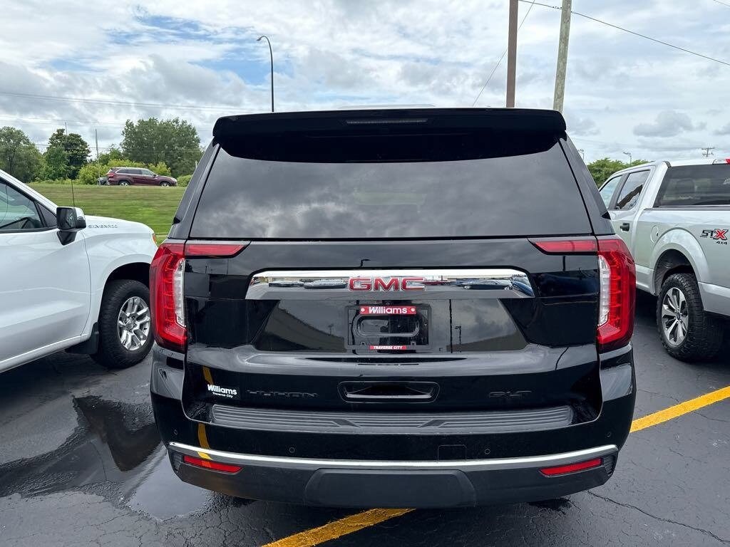 2023 Gmc Yukon XL SLT photo 4
